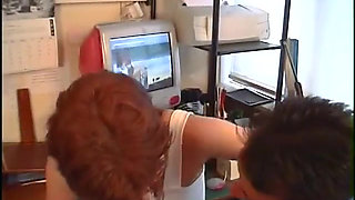 College babe gets her wet pussy eaten on guy's desk