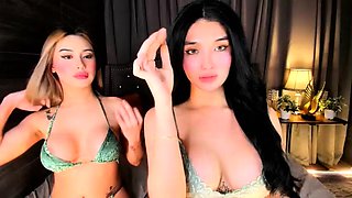 Amateur shemale tranny facialized after a blowjob