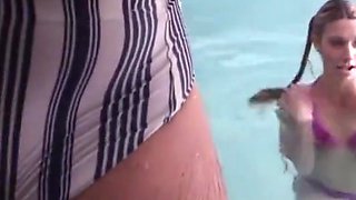 Big dick on the pool