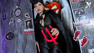 Dildo Fuck Between Lesbians