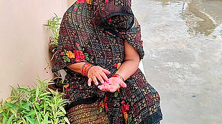 Bhabhi ki garden me chudai ki
