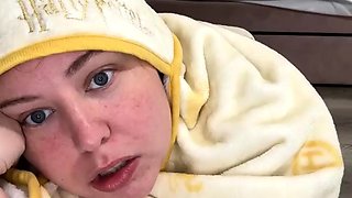 Brunette Couch Webcam Solo Fun Masturbating