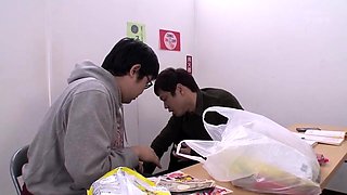 Asian amateur fucked in her hairy Japanese pussy