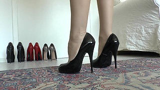 A Quick High-heel Fashion Show for You! Part 1, Lady Victoria Valente