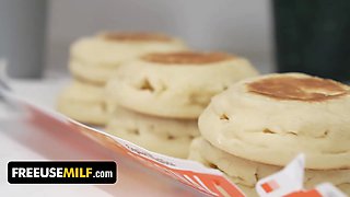 Free-for-all use stepmom and stepsis get nailed by stepdad and brutha - freeuse cougar ffmm taboo four way