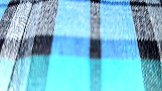 色白もちもちお尻JKのエレベーター接近盗撮