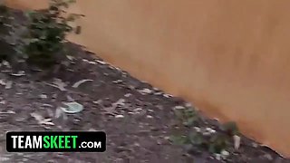 Black queen Nia Nacci luvs foamy bathtub and firm cock