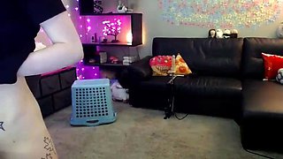 Hot amateur webcam teen masturbates for their fans