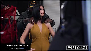 Hubby Watches As His Horny Wife Sienna Rae Gets Double Penetrated In Front Of Him