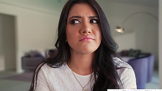 Horny Latina Alice Thunder Serves Footjob To A Big Black Cock