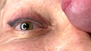 Mature Lady Facecum Huge Load on Eye