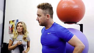 Bonnie Blue Gym Trainer Fucks Her Hard For Membership