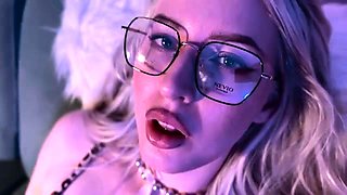 Alice Warm Heart - Giantess With Big Belly Suddenly