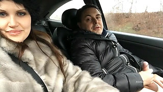 Road trip for Diva Del Tubo and Andrea Dipre jerking off his cock behind the wheel