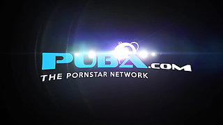 Gold Statues come to life and eat each other out!