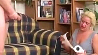 Pregnant blonde pussy fucking