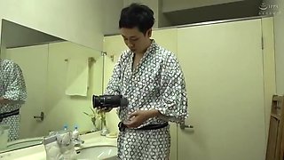 Dvmm-352 Ordinary Men And Women Monitoring Av: A Special Tracking Of A Couple Who Committed Double Affair During A Family Trip. A Busty Wife Meets A Married Man With A Big Dick For The First Time, Sharing A Bath With Only A Towel! Continuous Ejaculation S