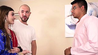 Hot Pakistani Indian Couple Trying Cuckold Experience For
