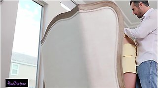 Alektra Lux Goes Crazy When Blogger Uses Her Pussy For Content