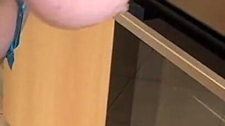 Mrs Mature Feet Domestic Goddess 402