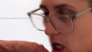 Mina Javed in the Bathtub - Intensive Blowing Technique in 1 Minute!