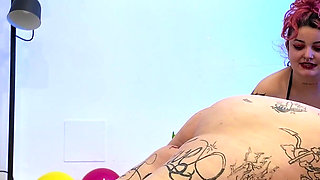 4K Big Boobs Ballons Popping After Party in Bikini