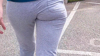Changing my pad and walking around with it on