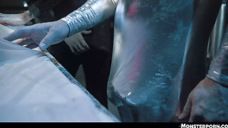 Alien Encounter Threesome - Kendra Sunderland