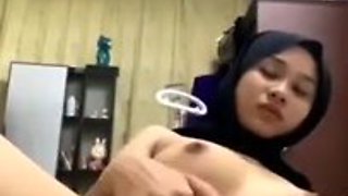 Baby Putie Mahasiswi Hijab Malay Colmek Hyper Dikamar 1