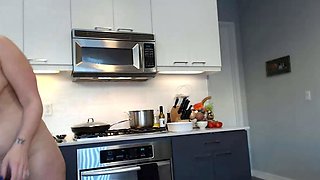 Cumshot amateur MILF suck and jerks dude in the bedroom