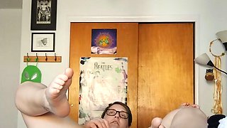 Webcam fun mature brunette with toys cum on cam