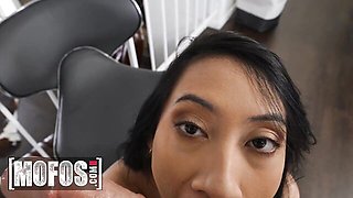 Blooming Charles Dera and Salee Lee's fingering porn