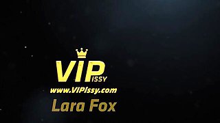 VIPissy featuring hussy's pissing sex