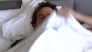 Curvy step-mother get swift ass pounded: utter hd familystroke