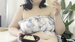Voluptuous BBW Passion Erupts in Sultry Amateur Heat