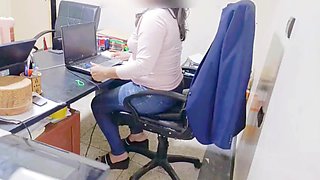 I Finally Got My Coworker to Fuck Me in My Office Parte 1