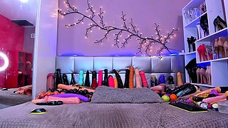 Amateur Big Boobs jerks Big Dick