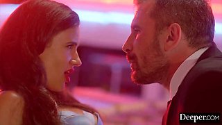 Mad Penny Barbers Busty Public Seduction of Manuel Ferrara