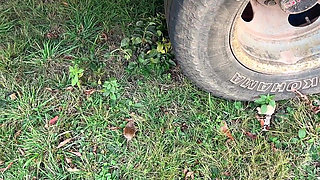 She Open Hairy Pussy in the Car Then Go Outside Piss