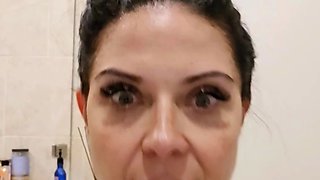 Australian brunette amateurs pussy showering