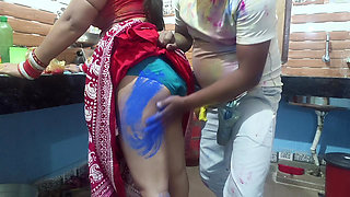 Beautiful Bengali bhabhi enjoy holi special with her neighbours applied lot of colors in hindi