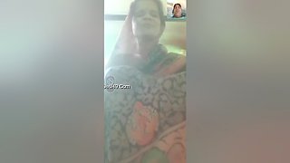 Today Exclusive- Desi Village Bhabhi Shows Her Pussy On Vc