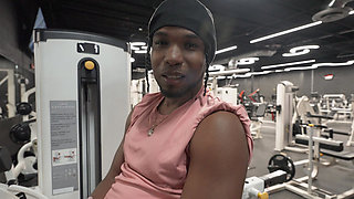 Late-evening gym encounter with BBC-ready Funsized Megan