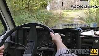 Mature 4k - wrong turn, right vulva