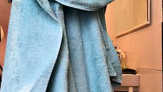 Brunette Solo Webcam Masturbation