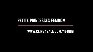 Skinny Goddess In Latex – Facesitting, Ass Smothering –