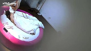 Amateur milf hidden cam
