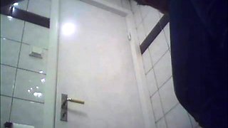 Brunette amateur teen toilet ass hidden cam voyeur