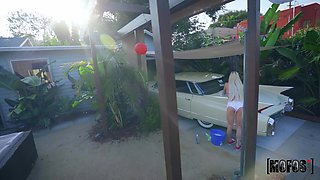 Blondie Morgan Rain mind-blowing porn video