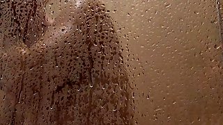 Close up MILF masturbation